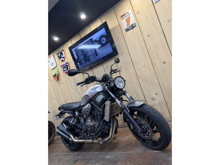 YAMAHA XSR 700 / 11701 KM / GARANTIE 12 MOIS 