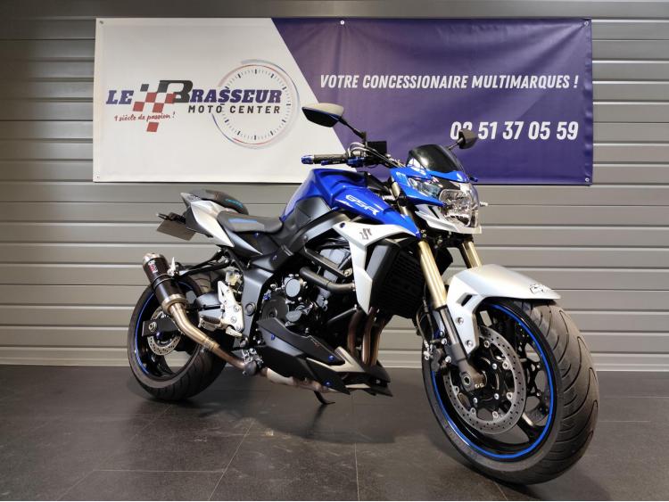 SUZUKI GSR 750
