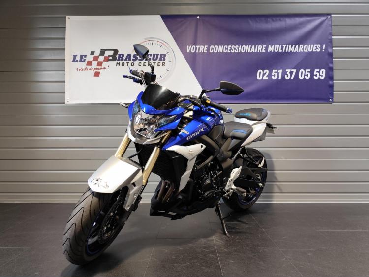 SUZUKI GSR 750