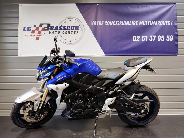 SUZUKI GSR 750