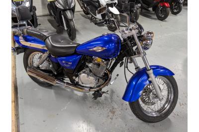 SUZUKI VZ 125 MARAUDER