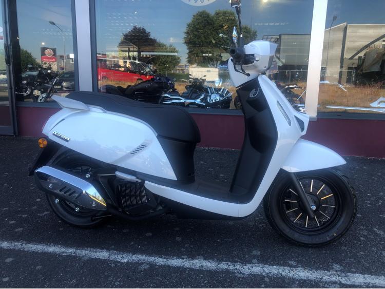 QJ MOTOR SCOOTER 125