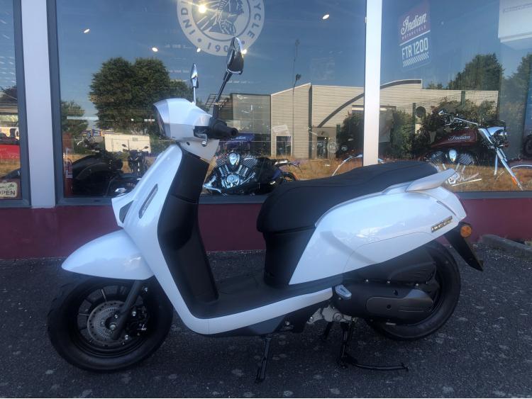 QJ MOTOR SCOOTER 125