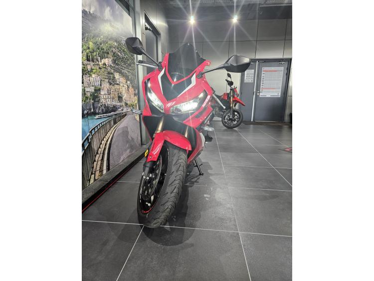 HONDA CBR 650R