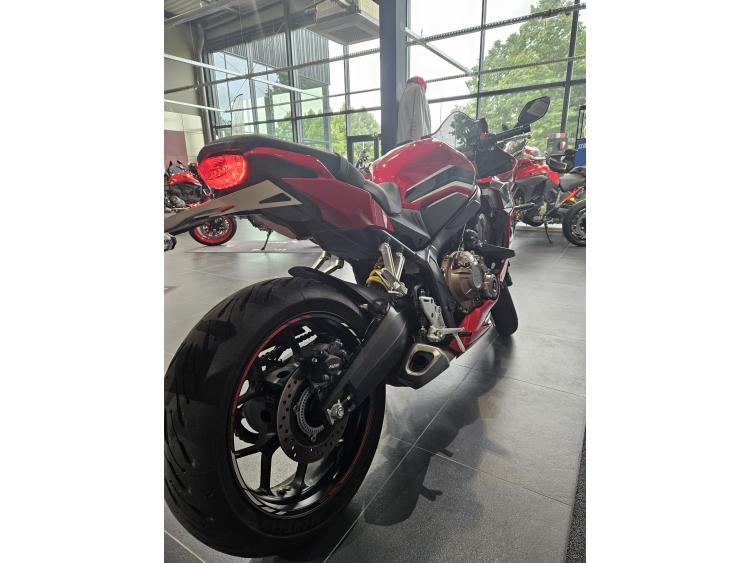 HONDA CBR 650R