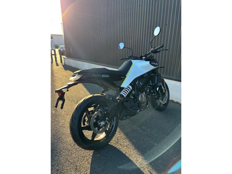 HUSQVARNA SVARTPILEN 125 ABS