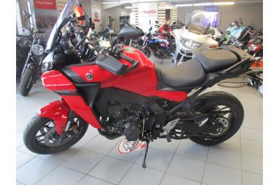 YAMAHA TRACER 9