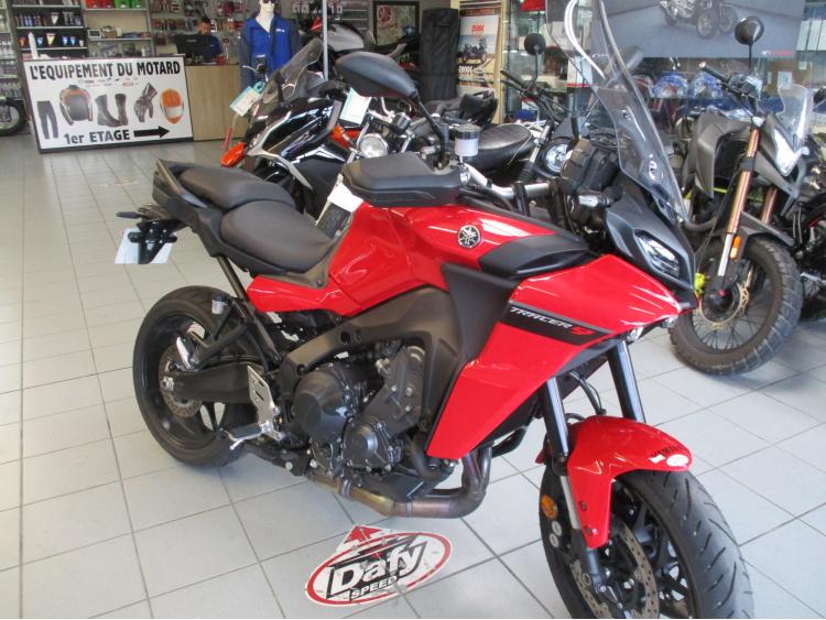 YAMAHA TRACER 9
