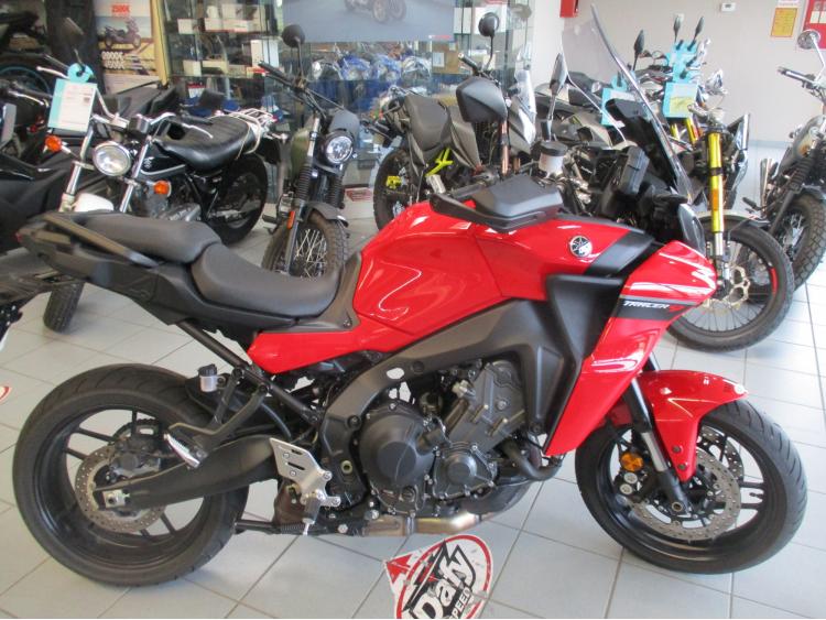 YAMAHA TRACER 9