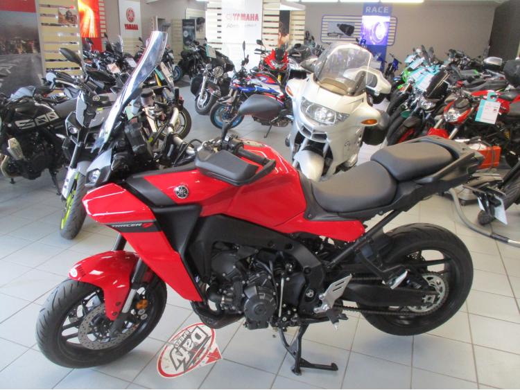 YAMAHA TRACER 9
