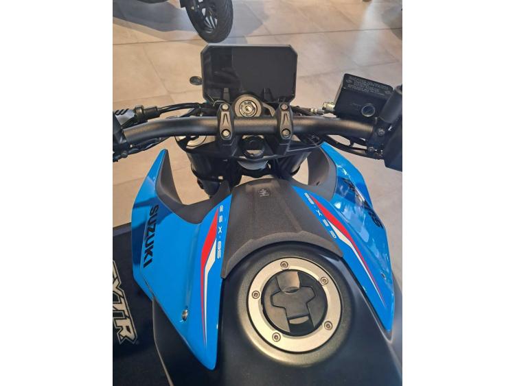 SUZUKI GSX-8S A2