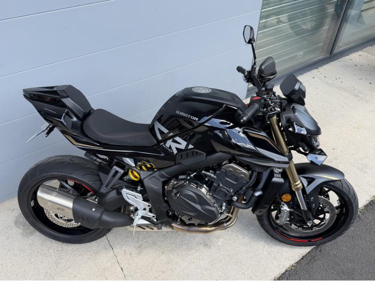 QJ MOTOR SRK 800 DARK 