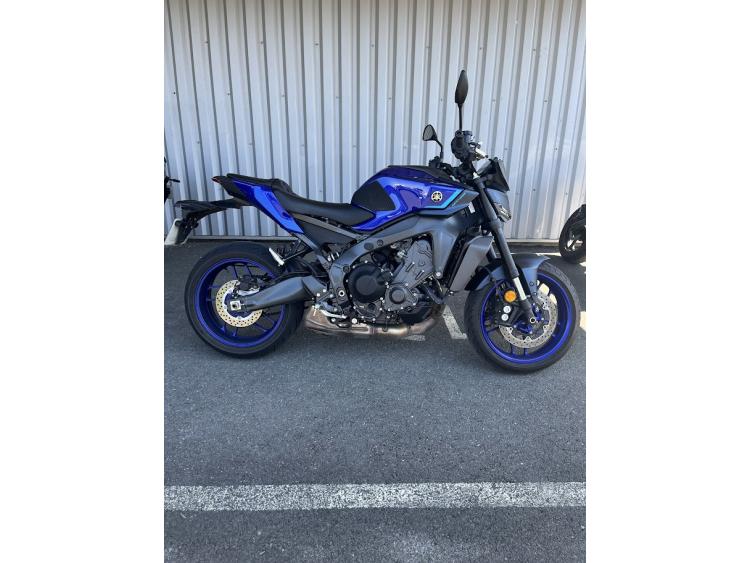 YAMAHA MT-09