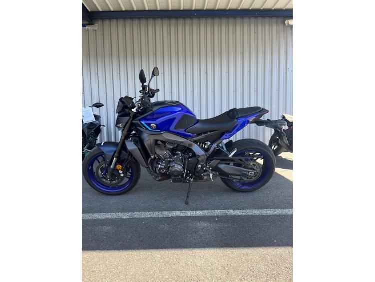YAMAHA MT-09