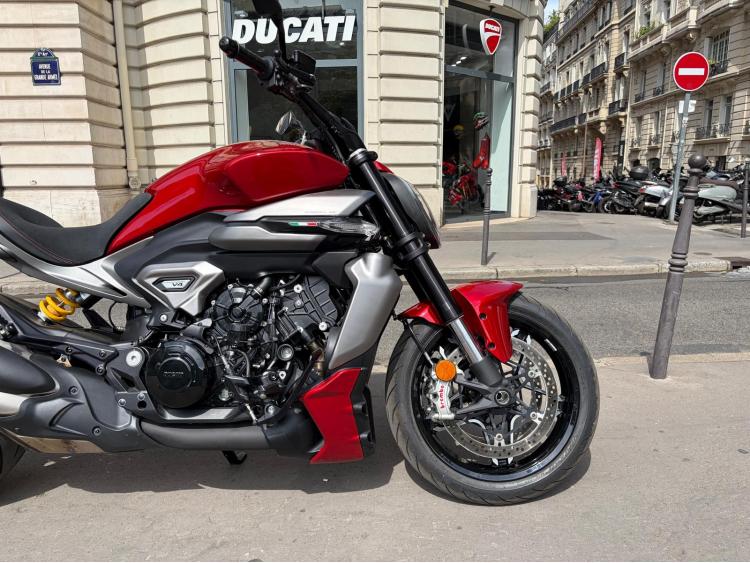 DUCATI X DIAVEL BURNING RED - GARANTIE CONTRUCTEUR