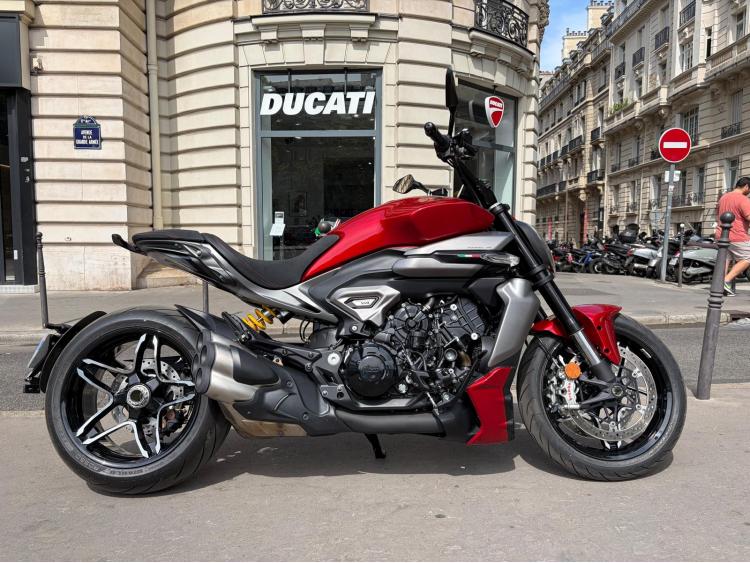 DUCATI X DIAVEL BURNING RED - GARANTIE CONTRUCTEUR