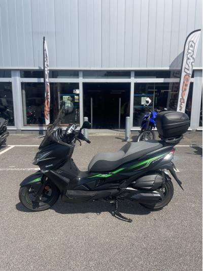 KAWASAKI J300
