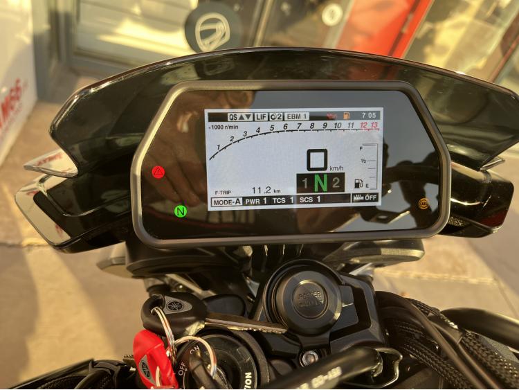 YAMAHA MT-10