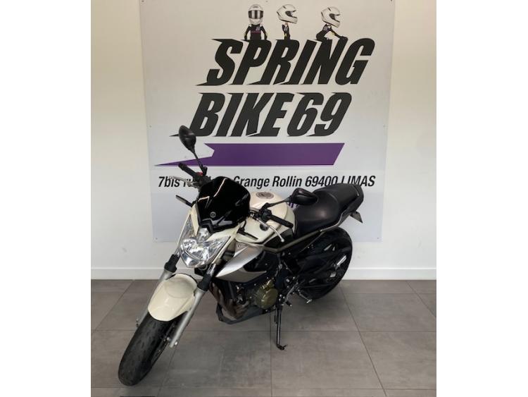 YAMAHA XJ6-N