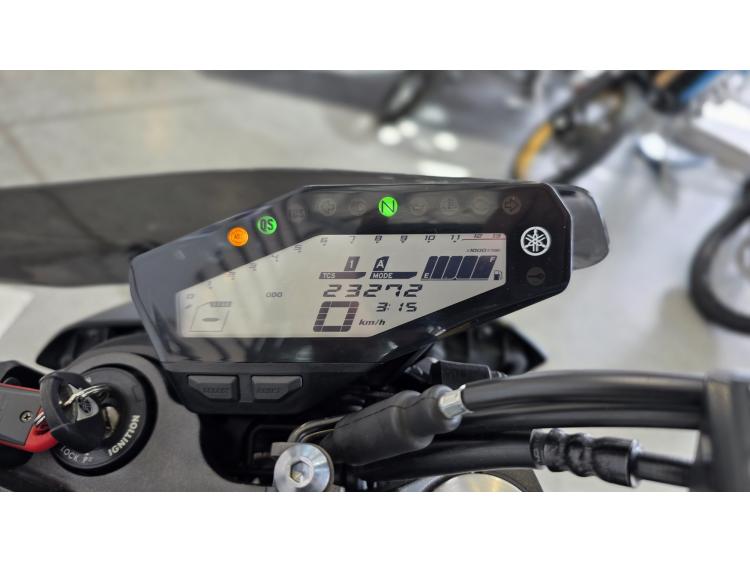YAMAHA MT-09