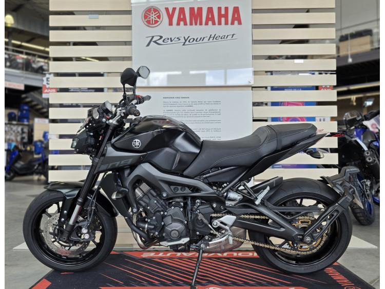 YAMAHA MT-09
