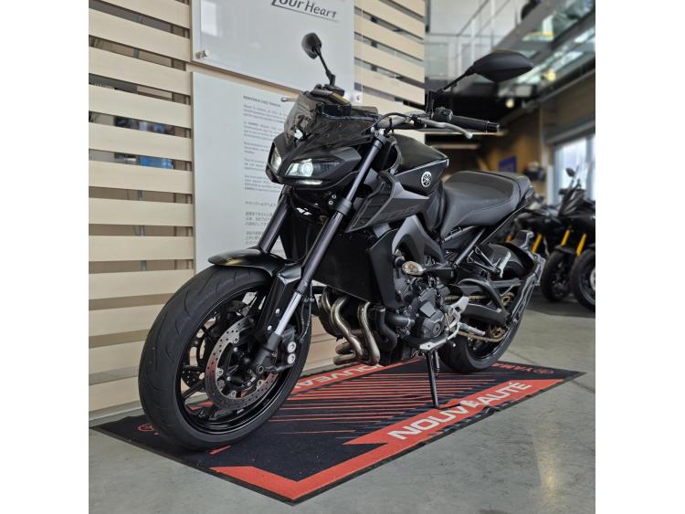 YAMAHA MT-09