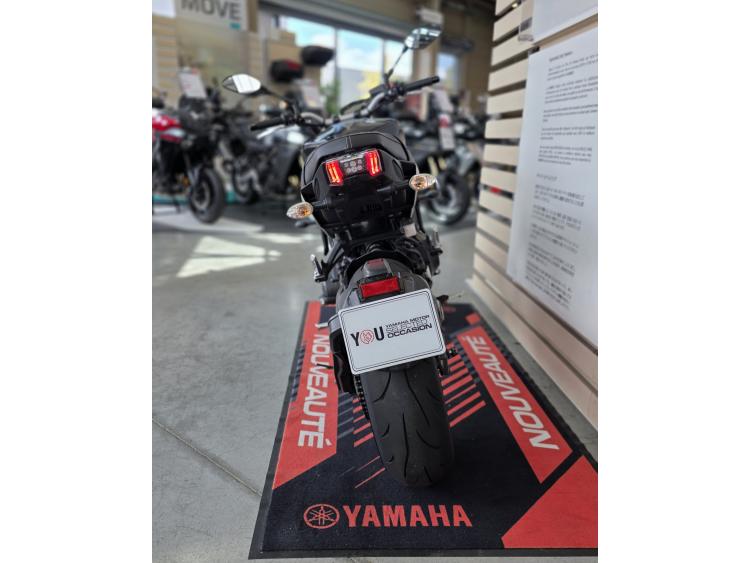 YAMAHA MT-09