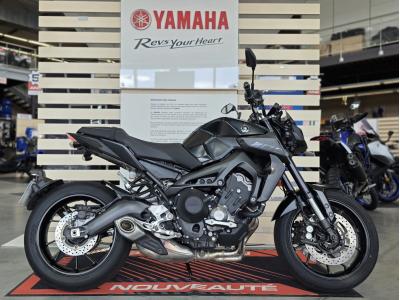 YAMAHA MT-09