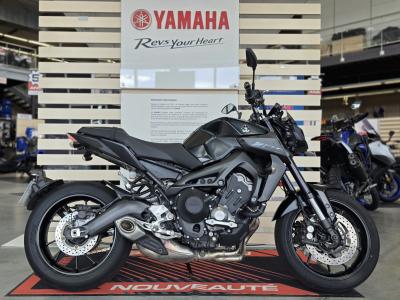 YAMAHA MT-09