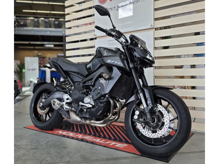 YAMAHA MT-09