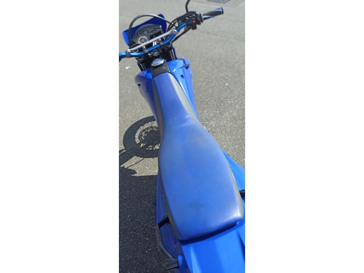 SUZUKI DR 125