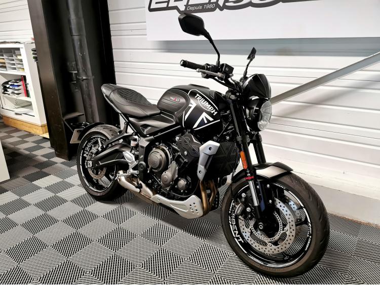 TRIUMPH TRIDENT 660