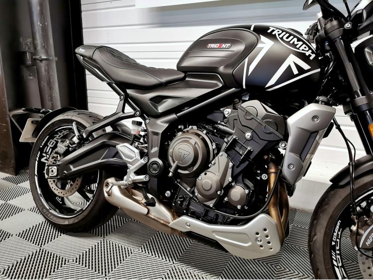 TRIUMPH TRIDENT 660