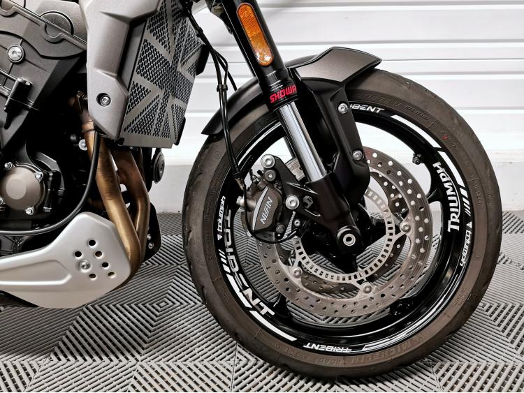 TRIUMPH TRIDENT 660