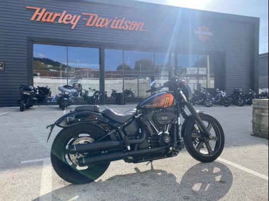 HARLEY-DAVIDSON SOFTAIL STREET BOB 1868