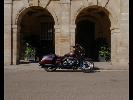 HARLEY-DAVIDSON TOURING STREET GLIDE 1923 CVO 