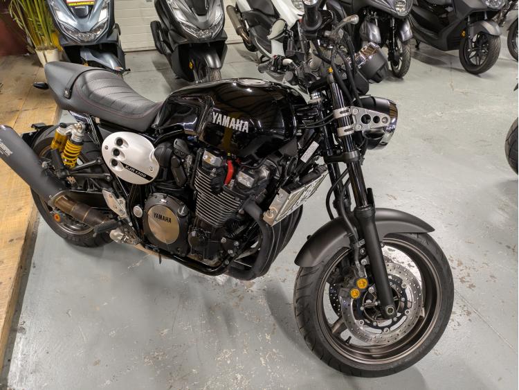YAMAHA XJR 1300 RACER