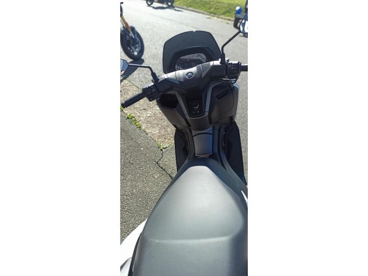 YAMAHA NMAX 125
