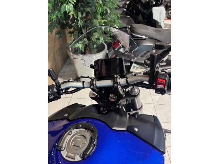YAMAHA MT-09