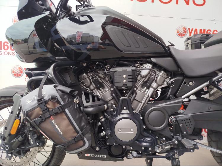 HARLEY-DAVIDSON ADVENTURE PAN AMERICA 1250 SPECIAL + EQUIPEMENTS - 1er main