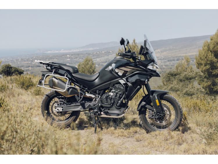 CF MOTO MT 800 Explore
