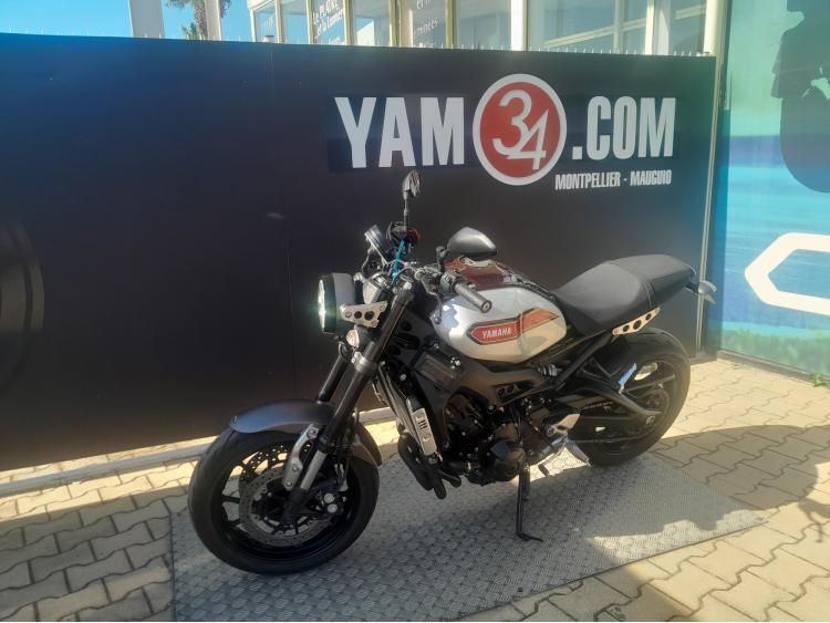 YAMAHA XSR 900
