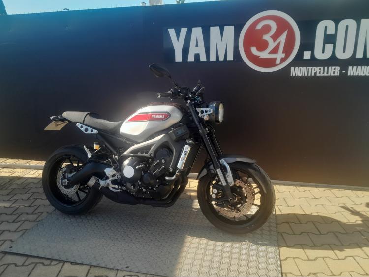 YAMAHA XSR 900