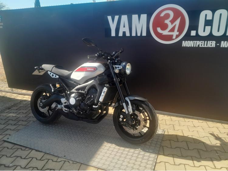 YAMAHA XSR 900