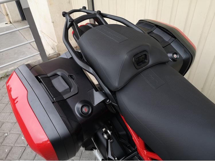 DUCATI MULTISTRADA V4 S TRAVEL RADAR AKRAPOVIC 