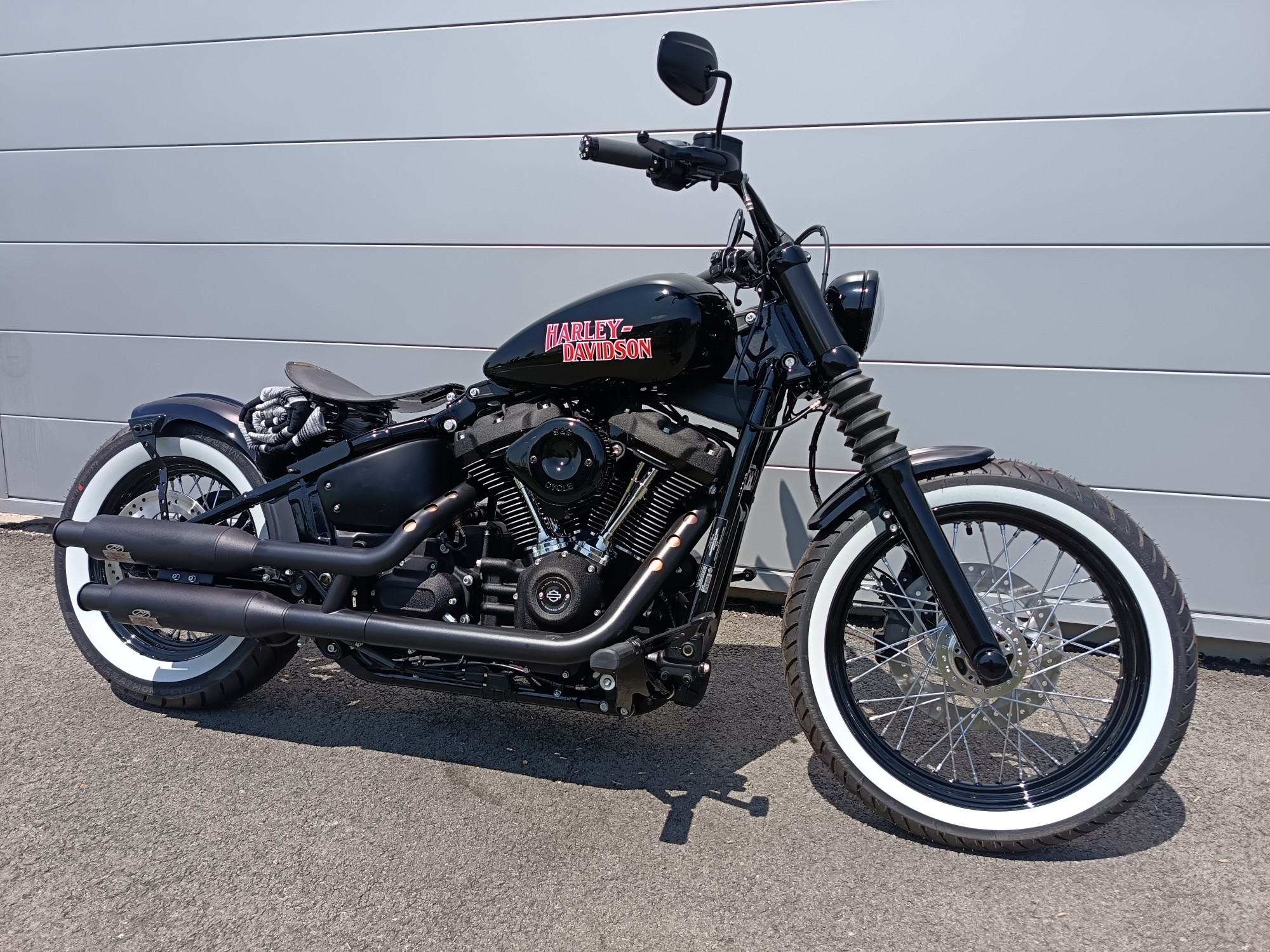 HARLEY-DAVIDSON SOFTAIL STREET BOB 1868