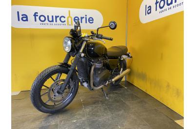 TRIUMPH STREET TWIN  900