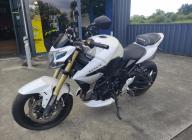 SUZUKI GSR 750