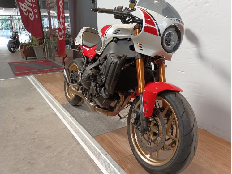 YAMAHA XSR 900
