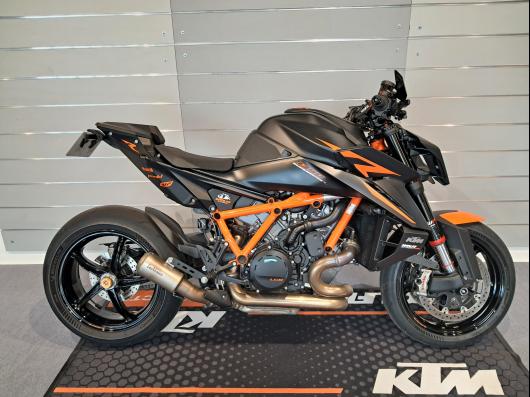 KTM 1390 SUPER DUKE R